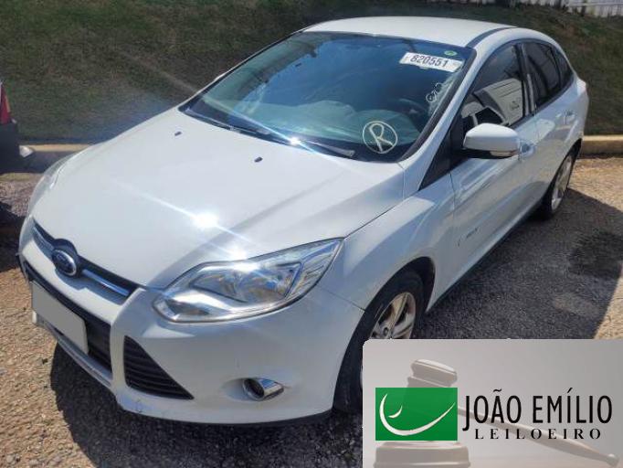 FORD FOCUS SEDAN 15/16