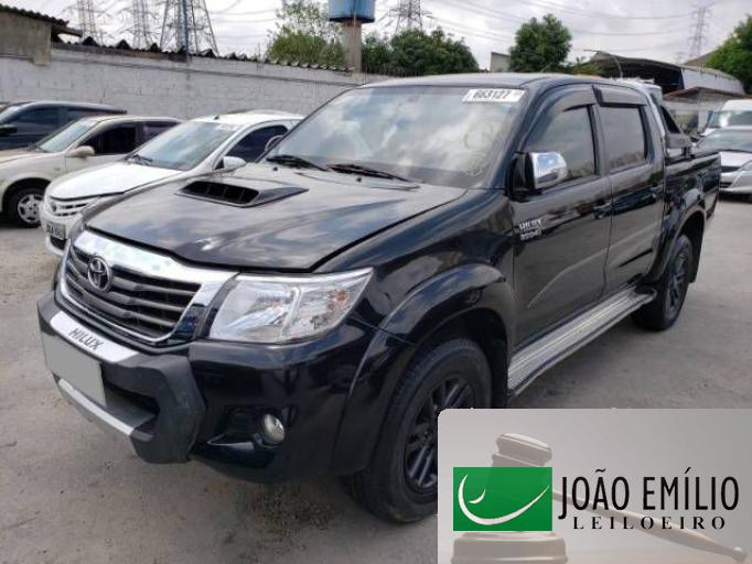 TOYOTA HILUX CD 15/15